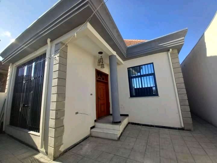 4 bedroom house for sale in Meri